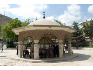 Bu Şadırvanın Ses Akustik Sisteminin Bir Benzeri Daha Yok