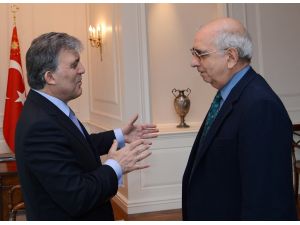 Cumhurbaşkanı Gül, Feroz Ahmad’a Liyakat Nişanı Tevcih Etti