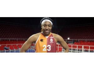 Kelsey Bone İle Sözleşme Yenilendi