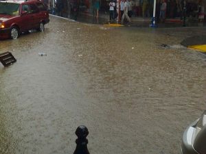 Rizede Aşırı Yağış Su Baskınlarına Neden Oldu