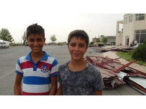 Silopi’de Aşırı Rüzgar Nedeniyle Otogar Çatısı Uçtu