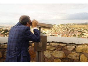 Bakan Eker: “Heykelin Dikilmesi Provokatif Bir Eylem”
