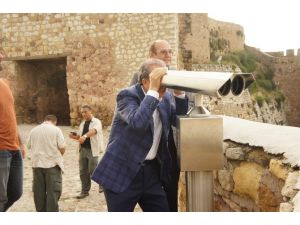 Bakan Eker: Heykeli Dikmek Provokatif Bir Eylem