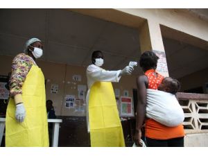 Ebola Sokağa Çıkmayı Yasaklattı