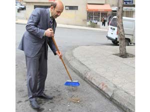 Temiz Muhtar, Temiz Mahalle