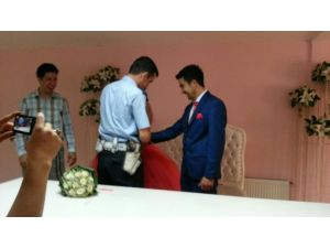 Gelin Ve Damada Polisten Kelepçe