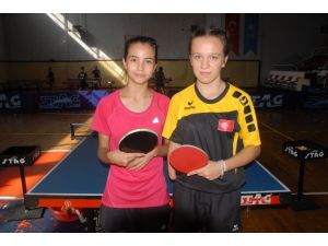 Tek Eliyle Masa Tenisinde Milli Takıma Yükselen Cansu, Olimpiyatlara Hazırlanıyor