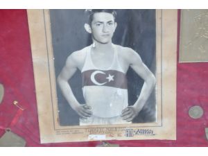 (Özel Haber) İzmir’de Madalyalı Dilenci