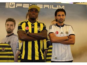 Emenike Ve Hasan Ali Kaldırım Taraftarlara İmza Dağıttı