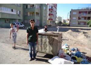 Siirtte Bir Kadın, İlaç Kutusunda Saklanan 110 Bin Lira Ve 3 Bin 700 Doları Çöpe Attı
