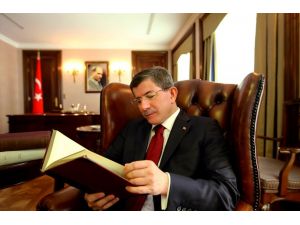 Ak Parti Genel Başkan Adayı Ahmet Davutoğlu