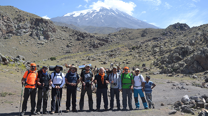 EDK’lı Dağcılar Ağrı Zirvesinde
