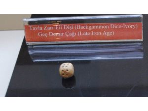 2400 Yıllık Fildişi Zar