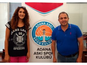 Yasemin Koç İmzaladı