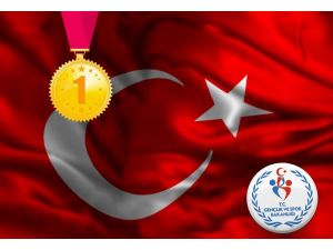Öznur Yılmazer Atletizm’de Avrupa Şampiyonu Oldu