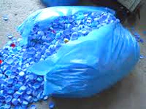 Ablası İçin Mavi Kapak Topluyor