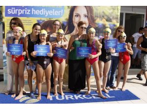 İzmir, Turkcell’le Kulaç Attı