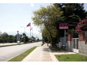 Antalyada 42 Derece Sıcaklık Caddeleri Boşalttı