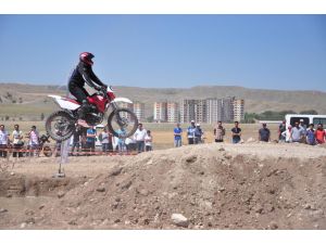 Sorgun’da Motocross Heyecanı