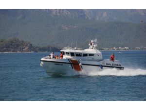 Ukraynalı Turist Denize Atladı Ve Bayıldı