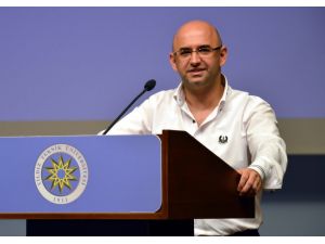 Ümit Sanlav: “Sosyal Medya Narsist Yapıyor”