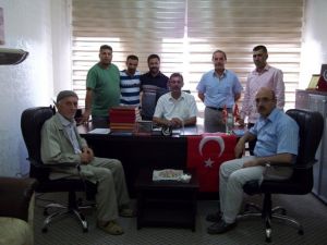 Muş Ülkü Ocakları 1071 Kur’an-ı Kerim Ve Türk Bayrağı Dağıtıyor