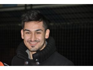 İlkay Gündoğandan Memleketinde Açılan Yaşlı Evine Destek
