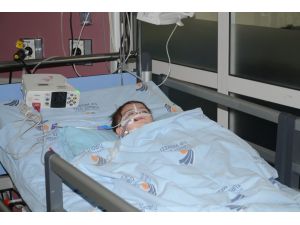 Kas Hastalığından İki Çocukları Öldü, Biri De Yaşam Savaşı Veriyor