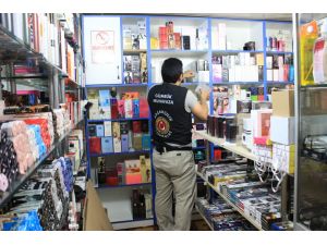 Gümrük Muhafaza Ve Kaçakçılık Müdürlüğünden Kaçak Parfüm Operasyonu