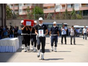 Şehidin Savcı Kardeşi, Ağabeyinin Üniformasıyla Törene Katıldı