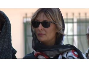 Gülse Birsel Annesini Son Yolculuğuna Uğurladı