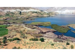Yüzen Adalar Karaya Oturdu