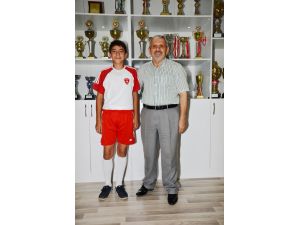 Denizli Büyükşehir Belediyesporlu Genç Oyuncu Futbol Köyü’ne Davet Edildi