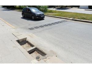 Rögar Kapağı Hırsızları Suçüstü Yakalandı