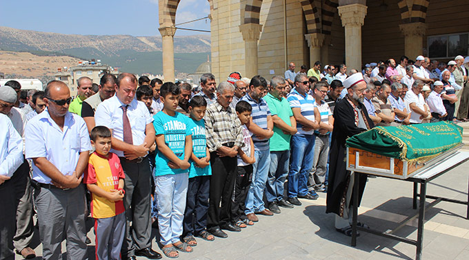 İntihar Eden Polis Memuru Toprağa Verildi