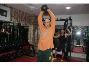 66 Yaşında Vücut Geliştirme Sporu Yapıyor