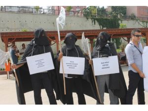Adanada Okul Müdürü Değerlendirmeleri Protesto Edildi