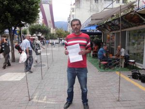 Caddeyi Tel Örgüyle Kapattı