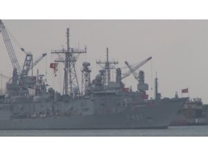 Donanma Komutanlığı’nda 12. Cumhurbaşkanı İçin 101 Pare Top Atışı Yapıldı