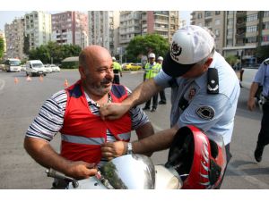 Bisiklet Ve Motosiklet Sürücülerine ‘Reflektörlü Yelek Dağıtıldı