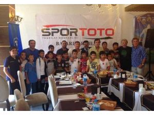 Futbolun Ustaları Karslı Gençlerle Buluştu