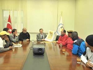 Suudi Güreşçilerden Belediyeye Ziyaret