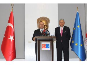 Çavuşoğlu, Ab Bakanlığı Görevini Volkan Bozkır’a Devretti