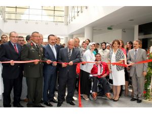 Engelli Emrah’tan “Gönle Düşen İnci Tanesi” Sergisi