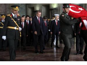 İlk Tören Anıtkabir’deydi