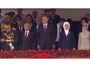 Törenlere İlk Kez Cumhurbaşkanı Olarak Katıldı