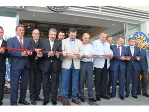Tobb Başkanı Hisarcıklıoğlu Ve Ato Başkanı Bezci Restoran Açılışına Katıldı