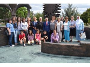 ’’Srebrenitsa Anneleri’’nden Zafer Bayramı’nda Anlamlı Ziyaret