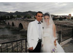 Tarihi Köprüde Nikah