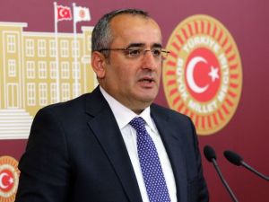 Genel Kurul’da Ters Oturdu